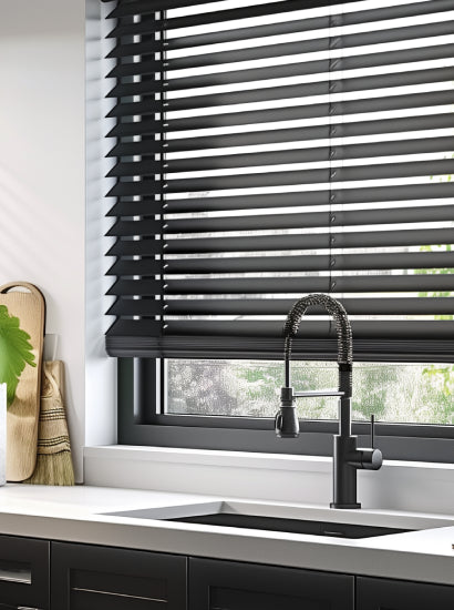 HORIZONTAL BLINDS